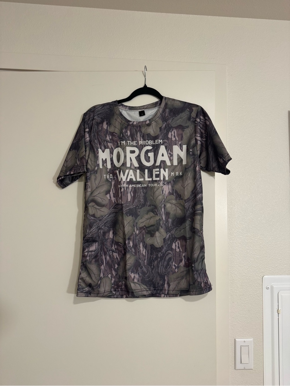 Morgan Wallen Camo Concert Graphic Tee - M